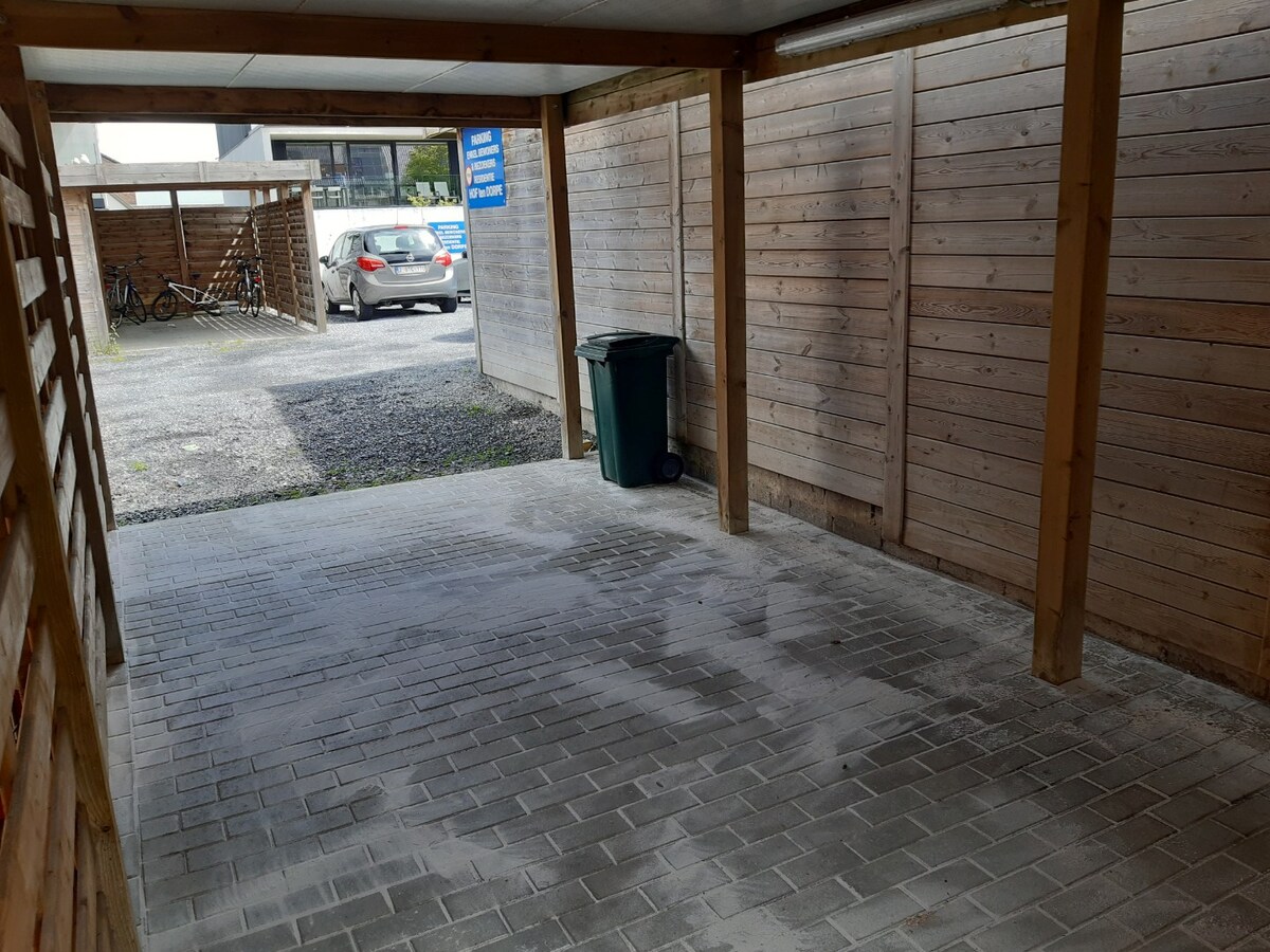 Degelijke, goed gelegen woning. 