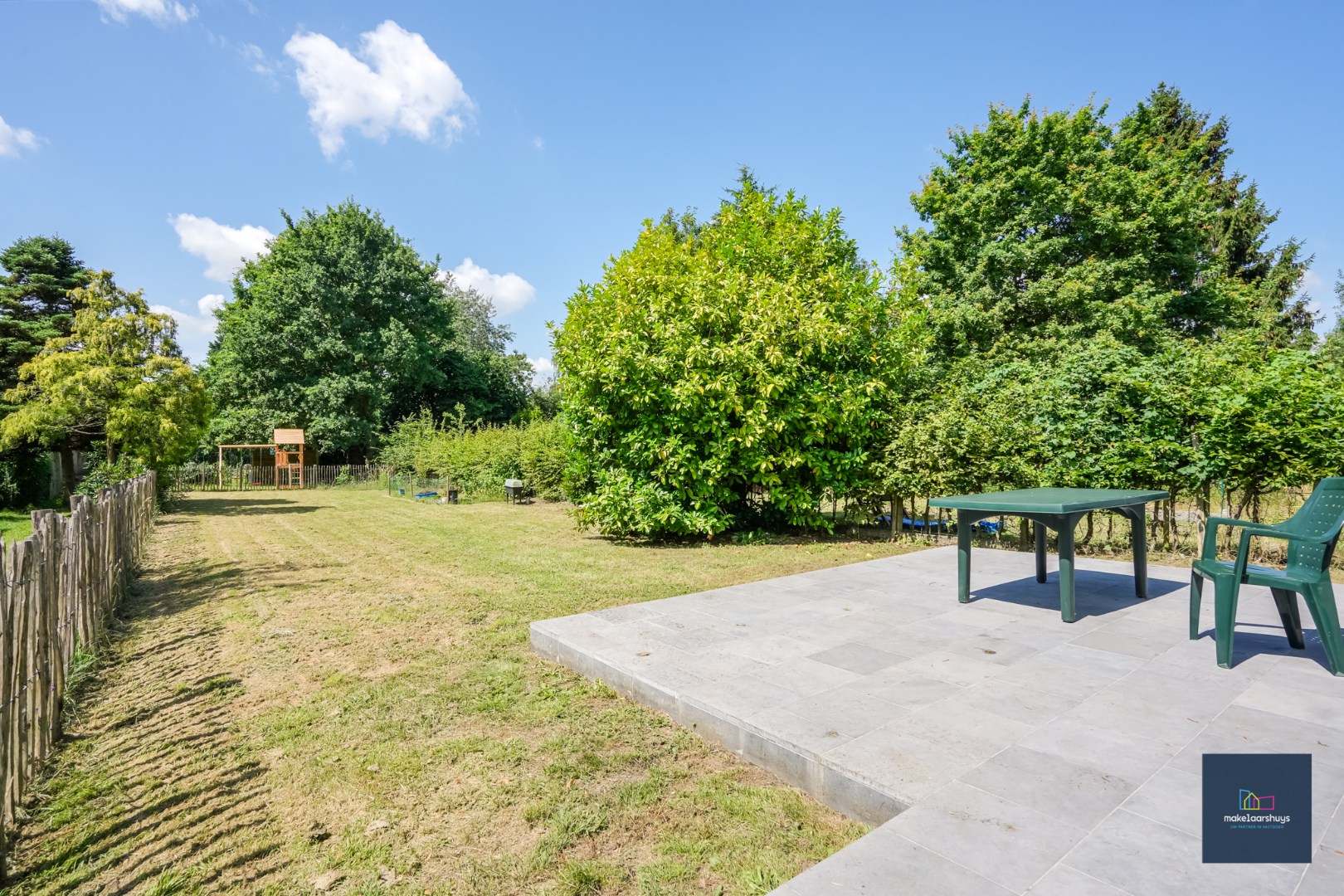 Instapklaar 2 slp. appartement met terras en grote gemeenschappelijke tuin. 