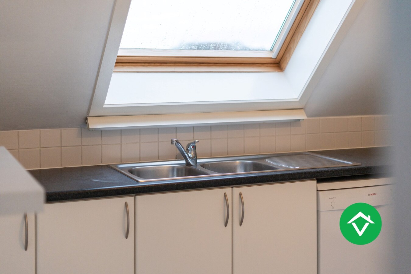 Instapklaar appartement met 3 slaapkamers en autostandplaats te Brugge 