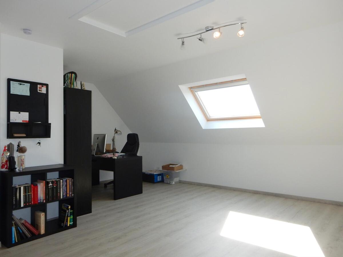 Mooie nieuwbouwwoning met 4 slaapkamers en garage 