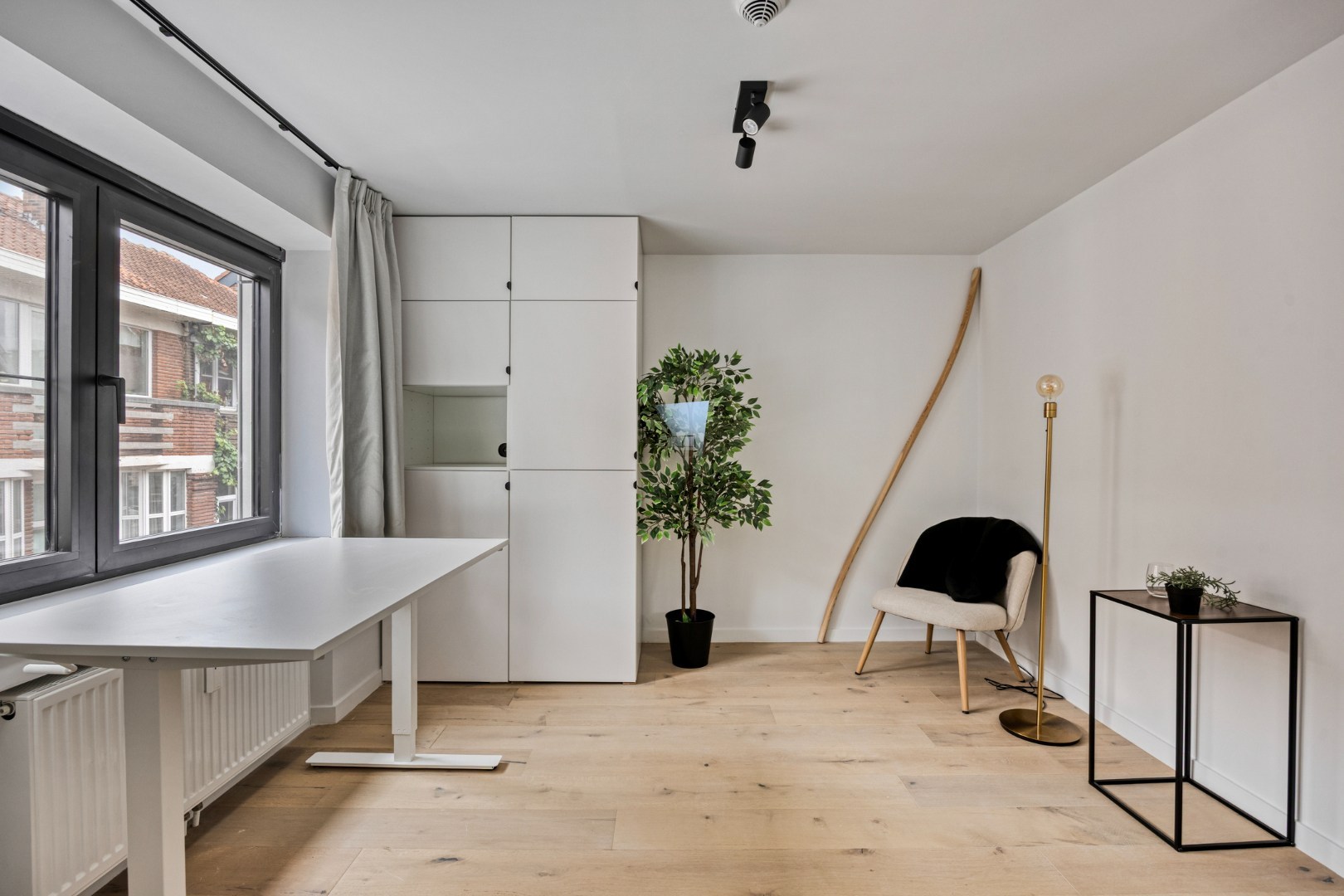 Volledig gerenoveerde en gemeubelde studentenkamers met privé-sanitair. 