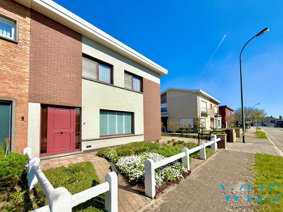 Tof woonhuis in een rustige woonwijk te Ertvelde ! 