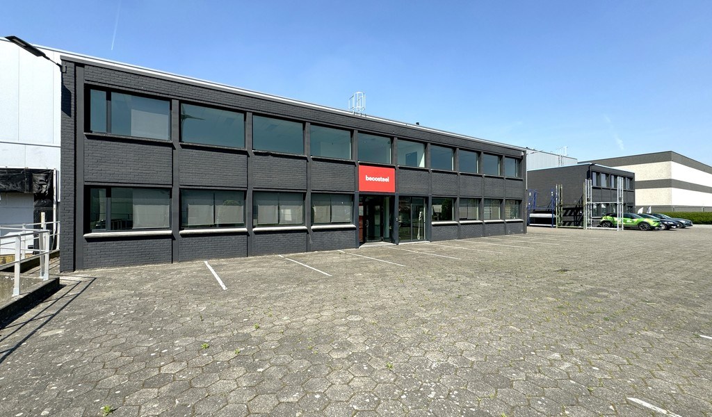 Logistieke loods met kantoor te huur in Bornem
