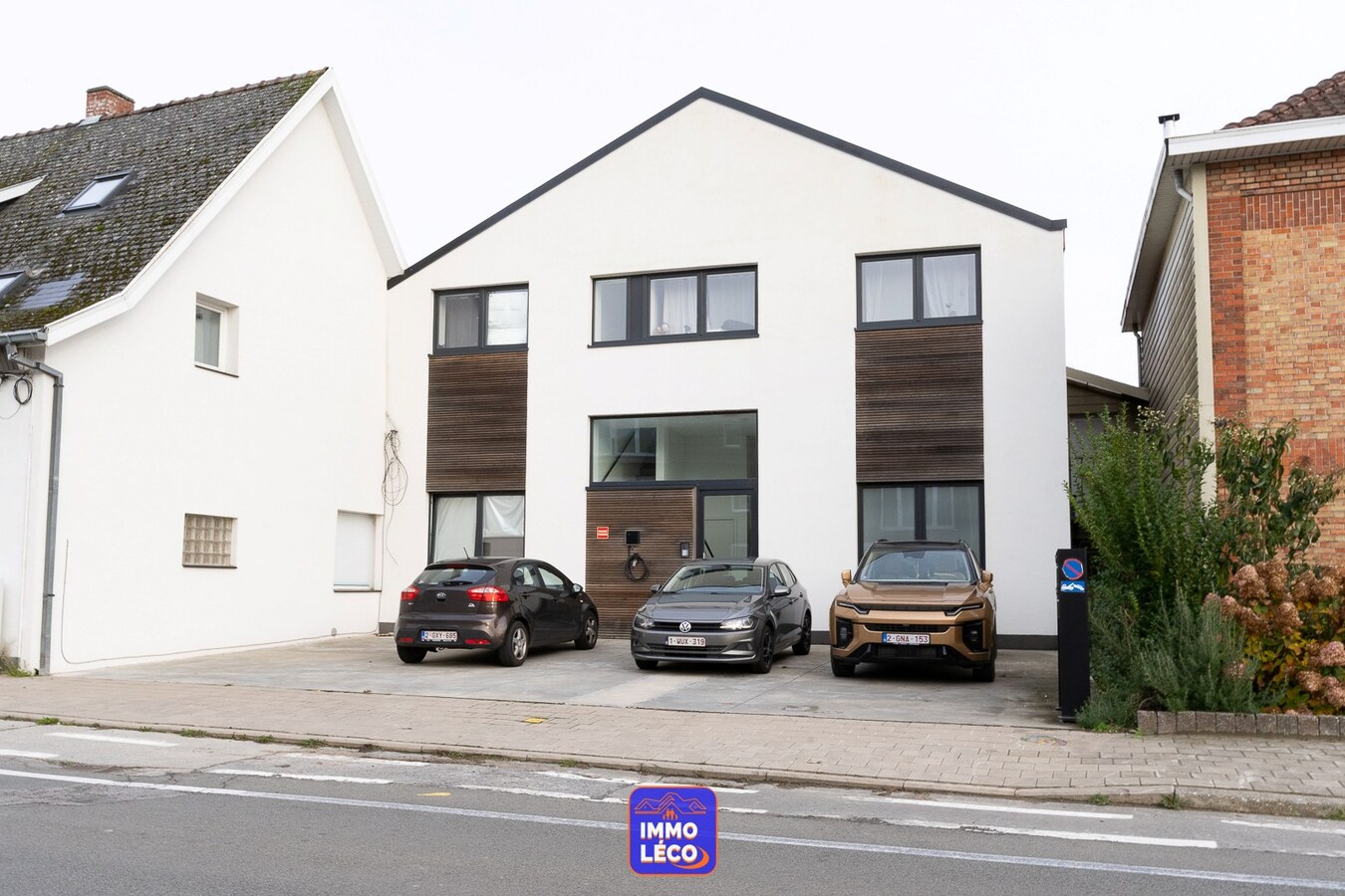 Appartement rez-de-chaussée avec jardin privatif et parking privé. 