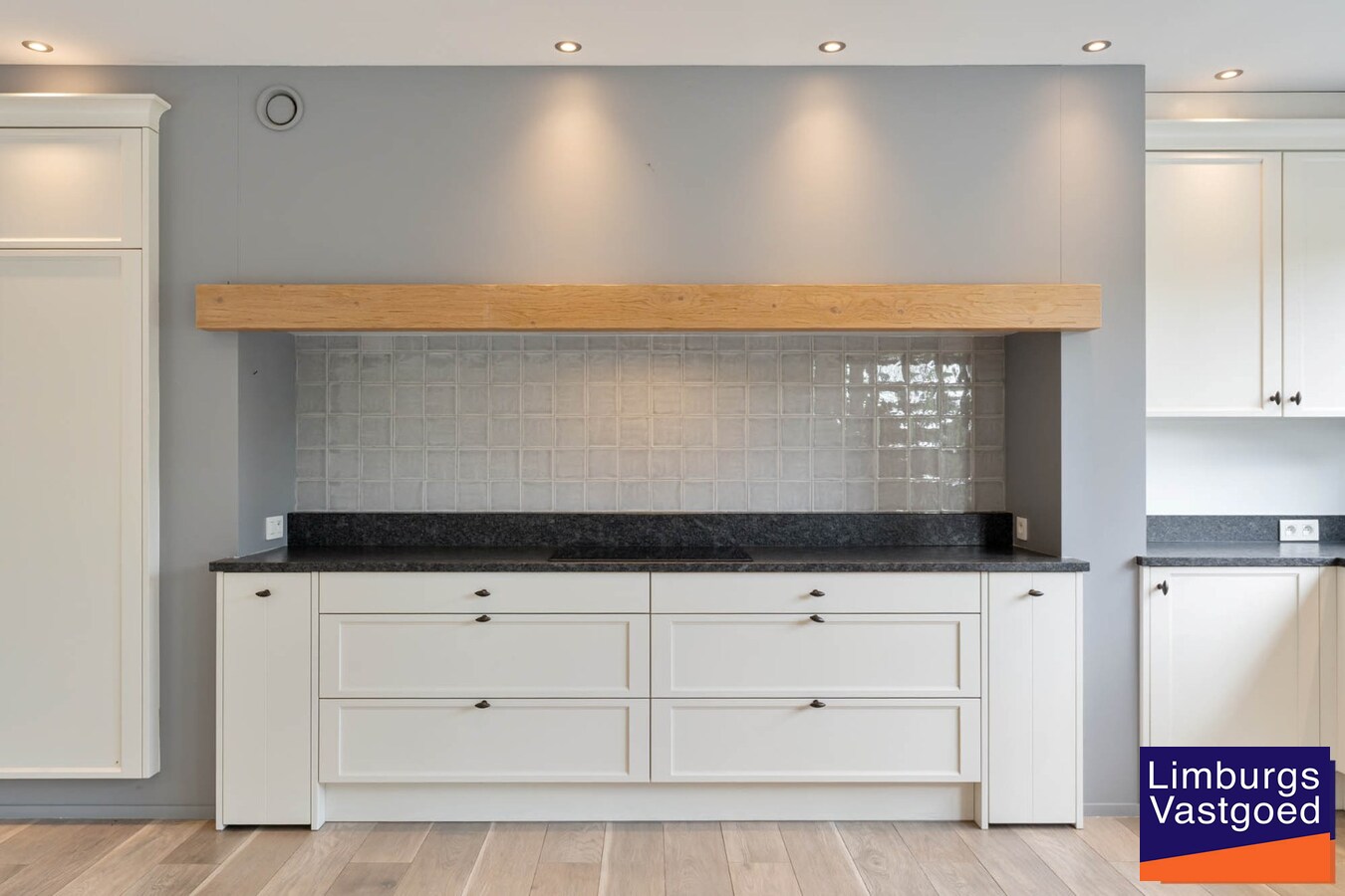 Exclusieve gezinswoning, 283m², 5 slpk, praktijkruimte op toplocatie 