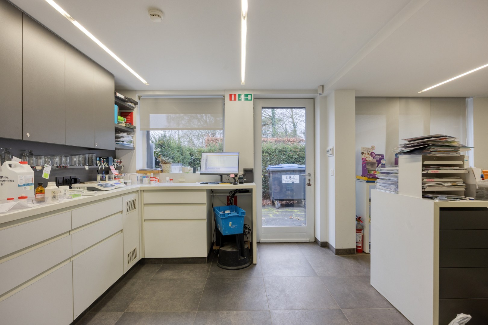 Handelswoning met 3 slpk. en privéparking in het centrum van Balen 