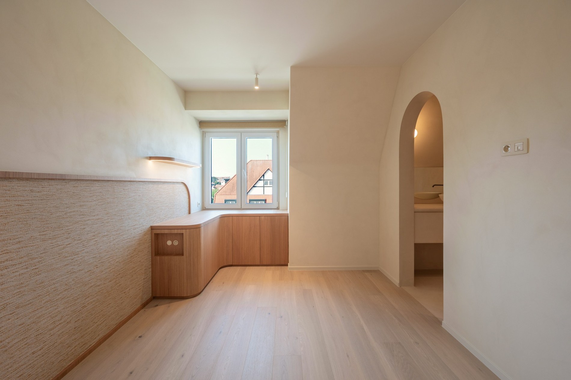 Klassevol appartement gelegen in een charmante villaresidentie in het Zoute. 
