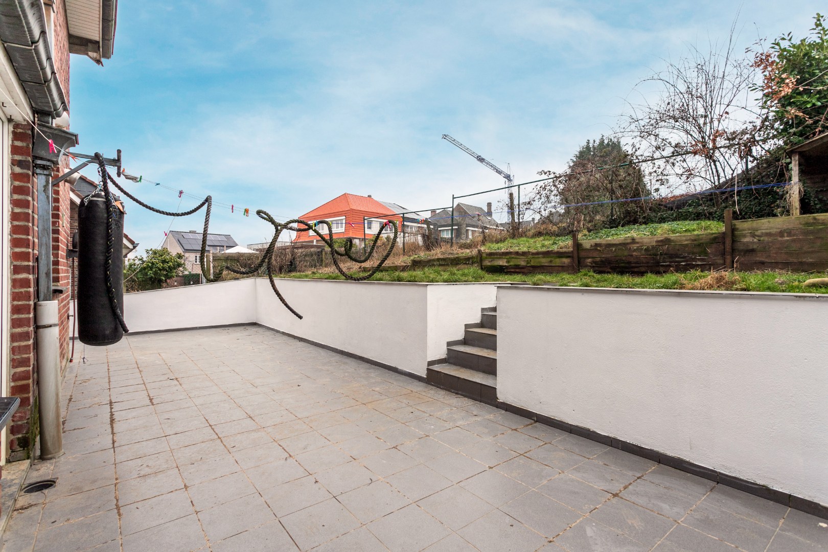 Solide woning met 3 slpks, tuin en garage te Buizingen 