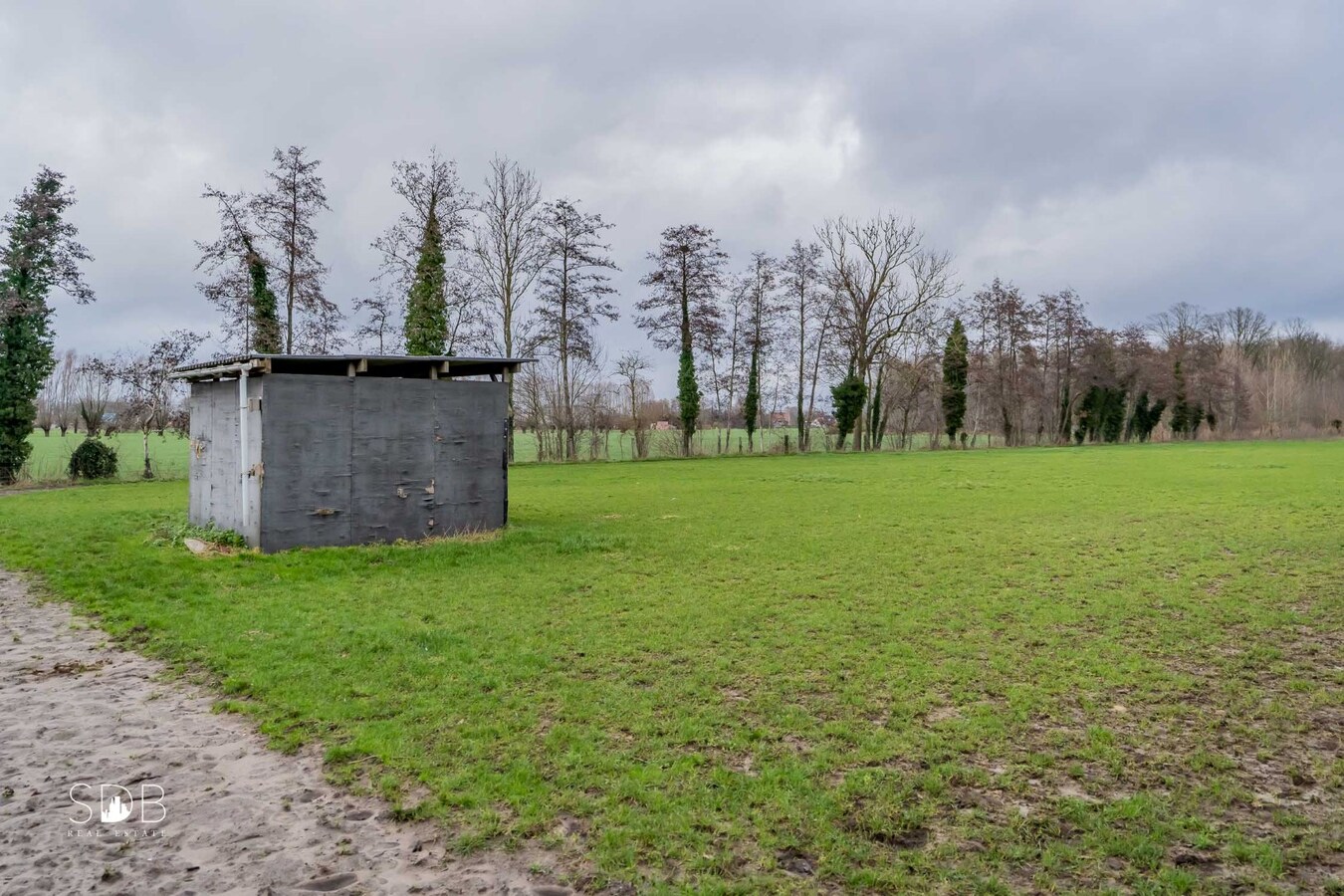 Landelijke woning met paardenaccommodatie en graslanden op 3ha 71a 90ca 