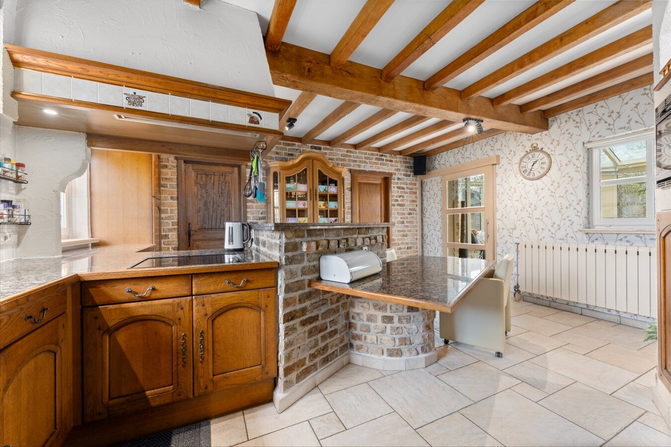 Woning met 4 slaapkamers en grote tuin te Koekelare 