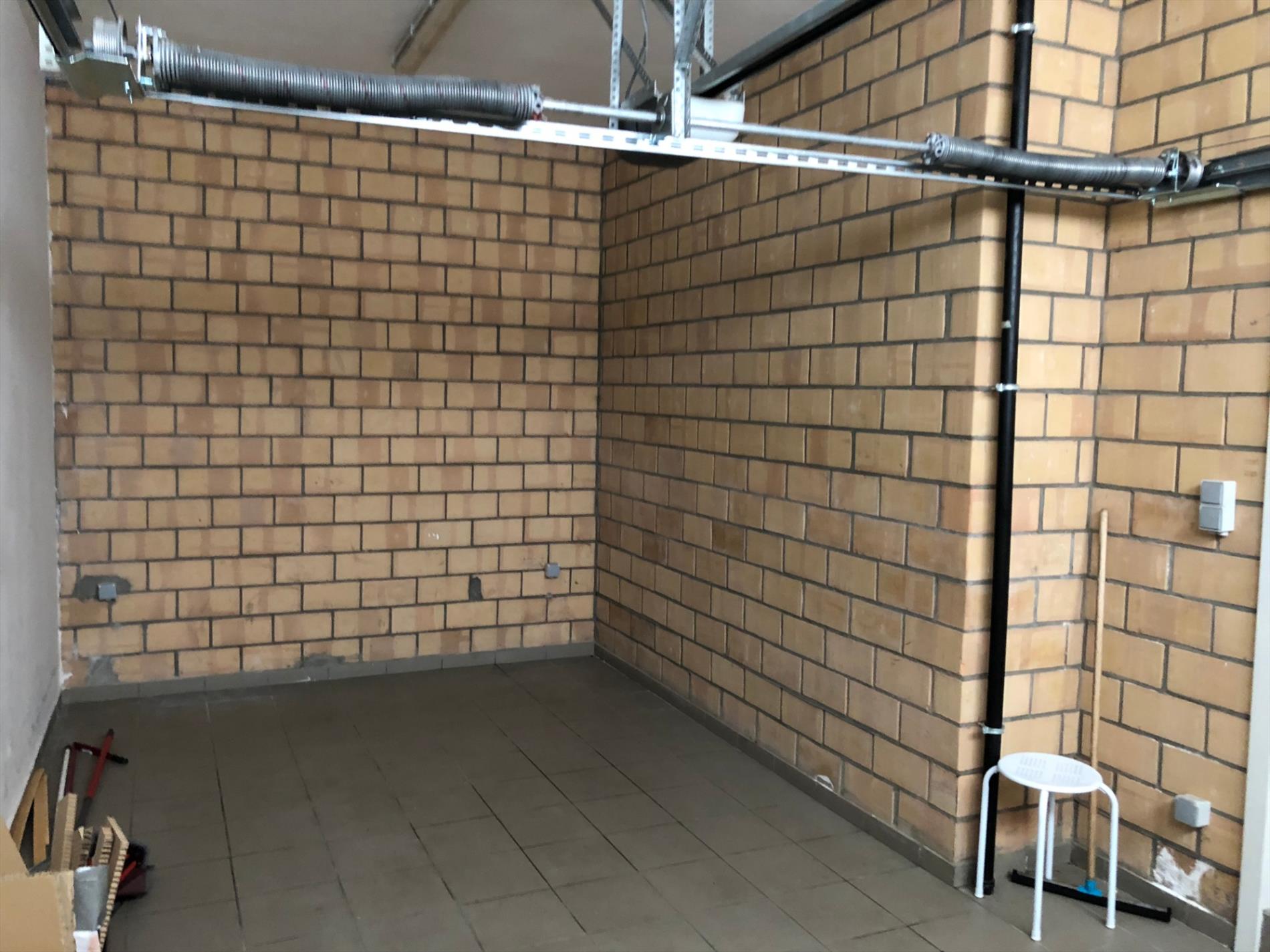 Ruime woning met garage 