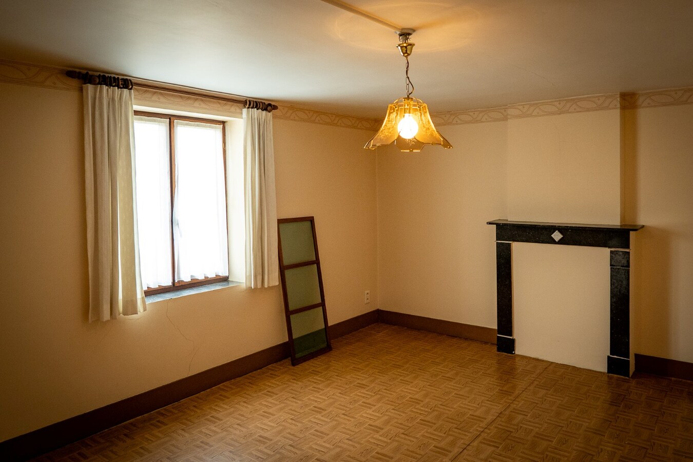Farm to be renovated with stables and pastures on approximately 1.7 hectares in Herk-de-Stad. 