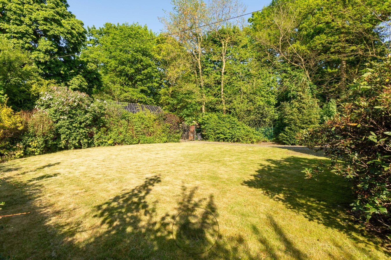 Hoeve-villa met bijbouw op residentiële droomlocatie 