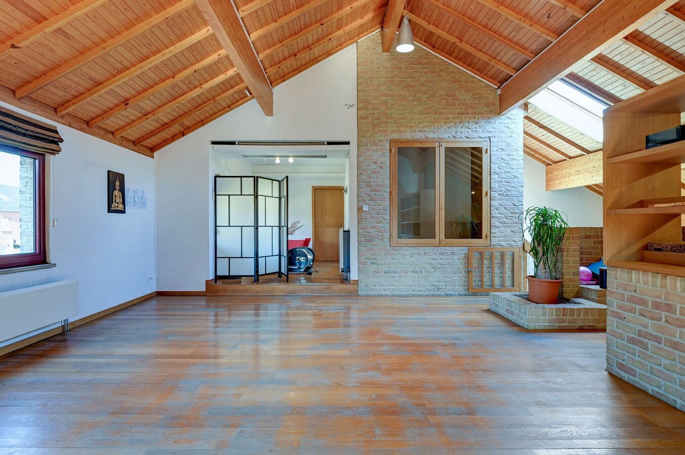 Uitzonderlijk kantoorgebouw met woonst 