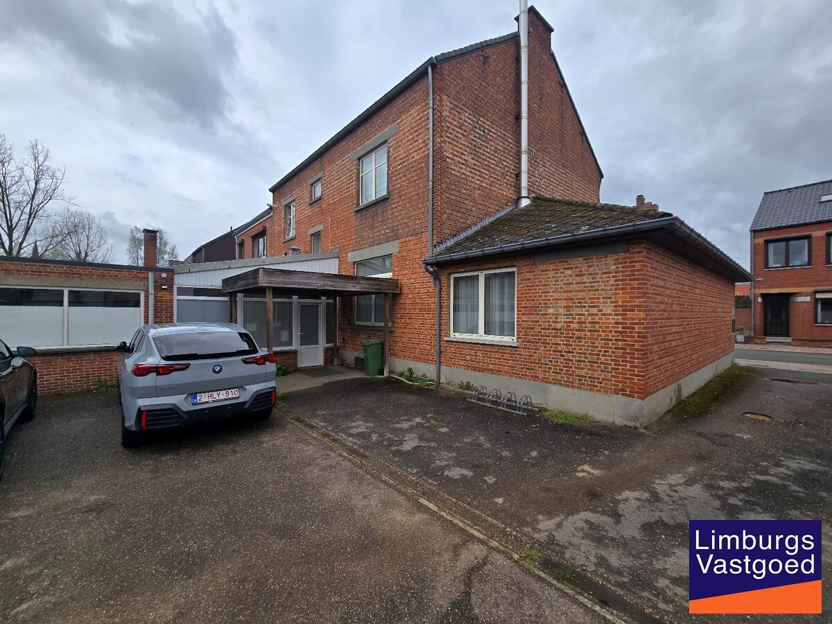 Gelijkvloerse kantoorruimte 108 m² met privé parkeerplaatsen 