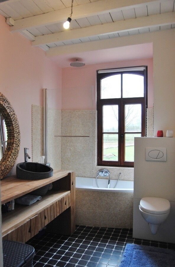 Gerenoveerde woning met stalgebouw op 2.340m² 