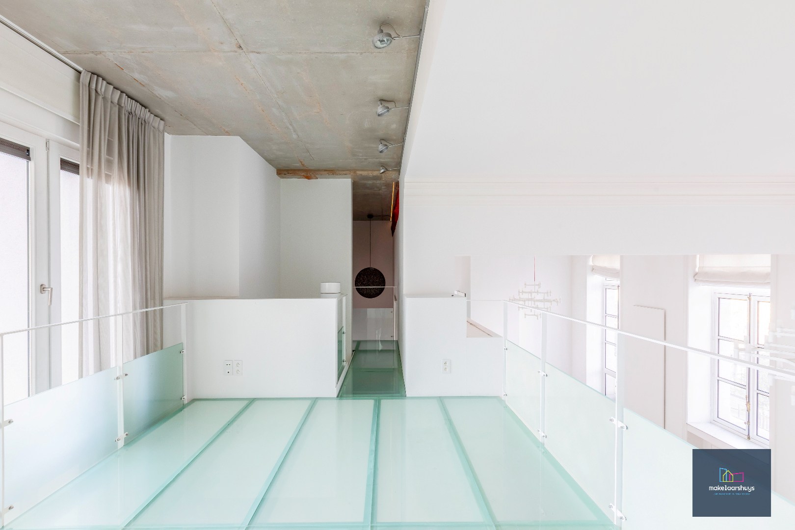 Luxueus duplex appartement   te Kouterhof met 2 slaapkamers , terras en  garageplaats 