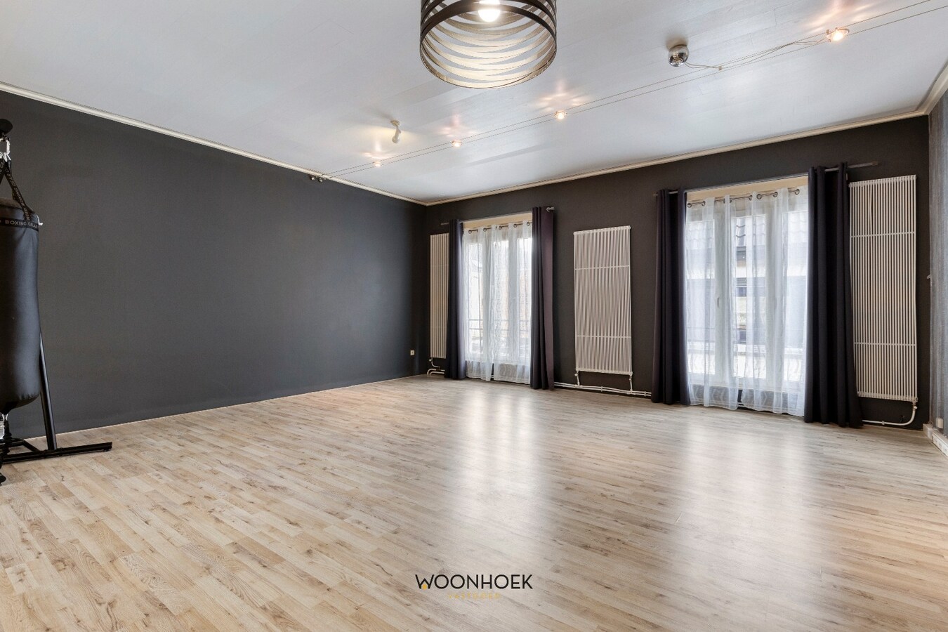 Centraal gelegen woning met 2 badkamers te Zele! 