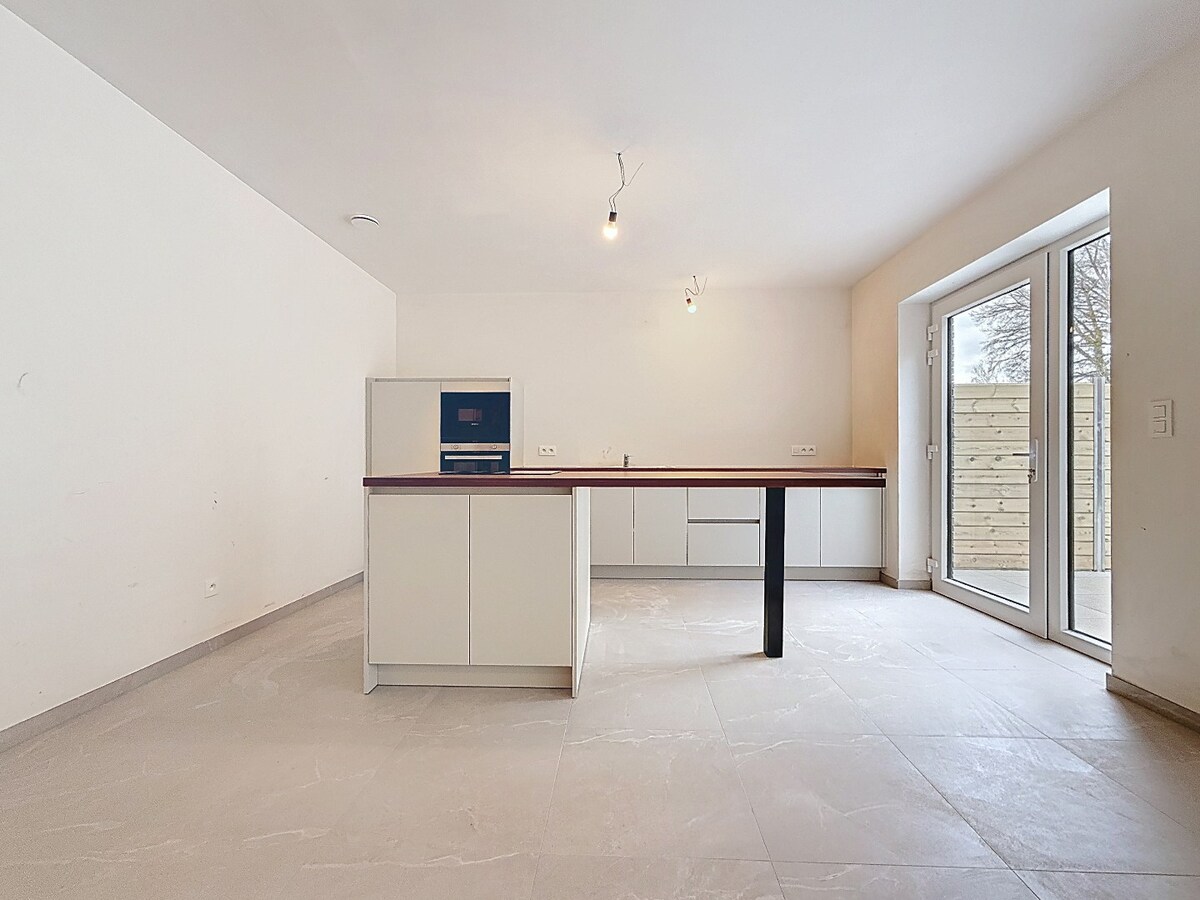 Tiptop afgewerkte nieuwbouw BEN-woning te St-L-Houtem, 6% BTW mogelijk 