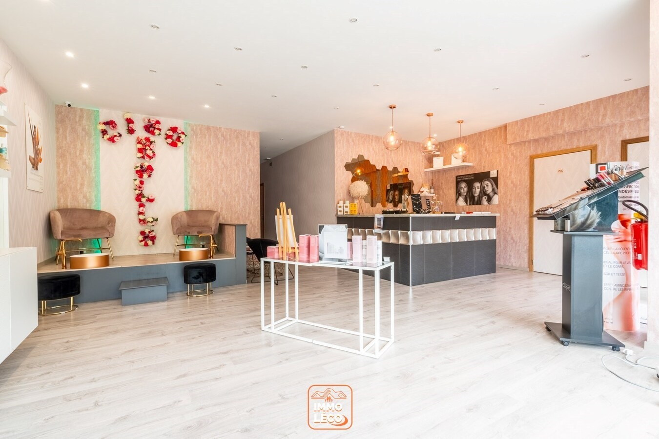 Superbe surface commerciale de +/- 110m² en plein centre-ville, nombreuses possibilités ! 