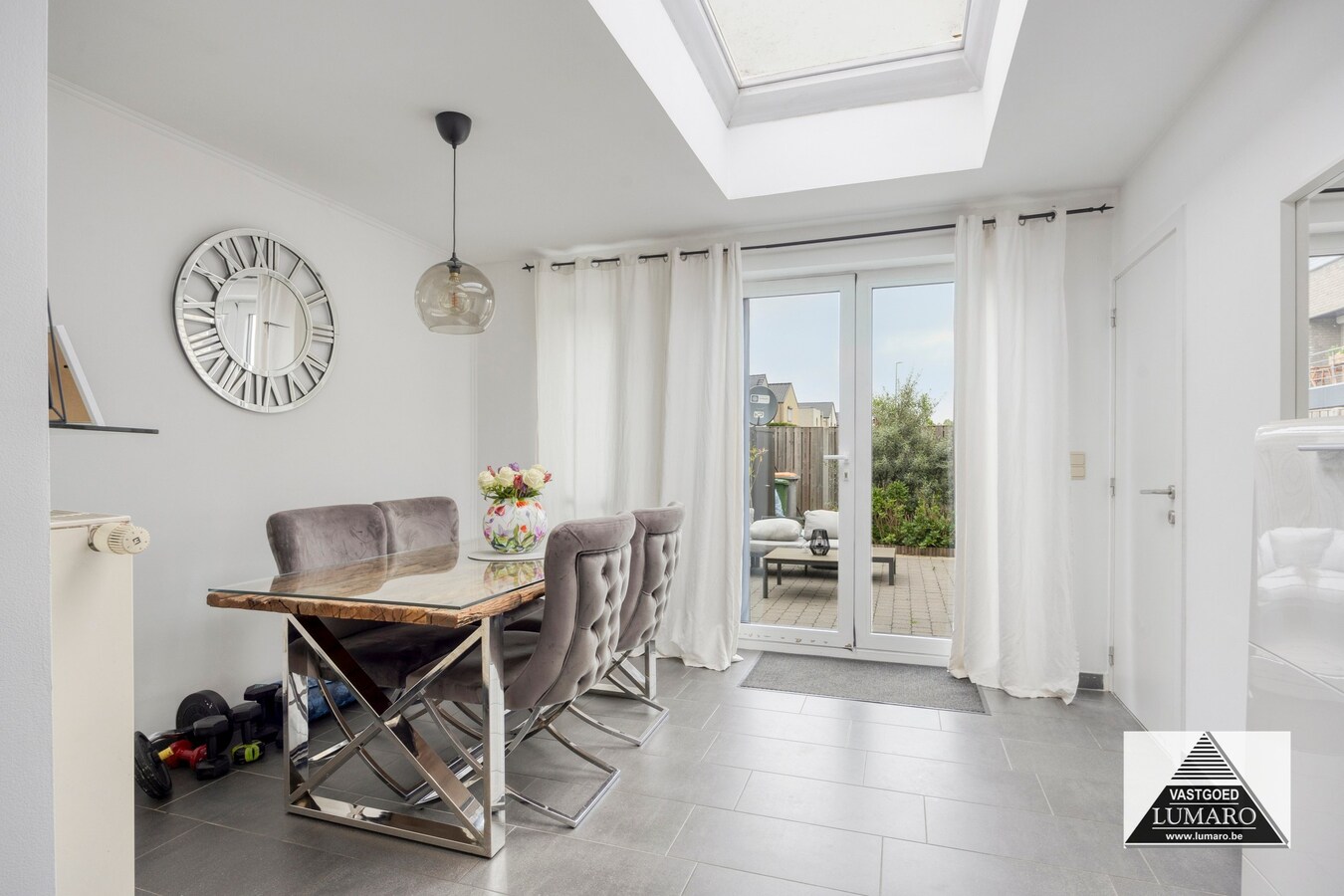 Comfortabele woning met privé tuintje, met zonnepanelen. 
