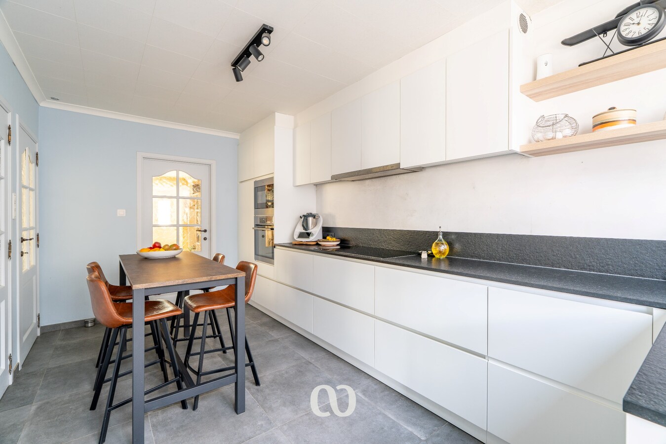 Ruime gerenoveerde woning met 4 slaapkamers in centrum Eine 