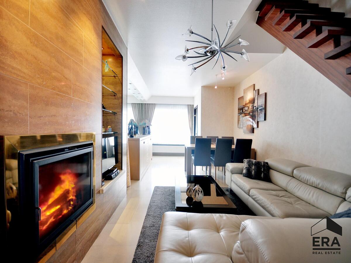 Dé ideale stadswoning. Gelegen in brede, doodlopende straat nabij UZ. 