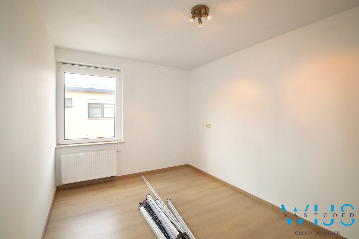 Instapklaar &amp; gezellig 3 slaapkamer appartement in hartje Zelzate! 