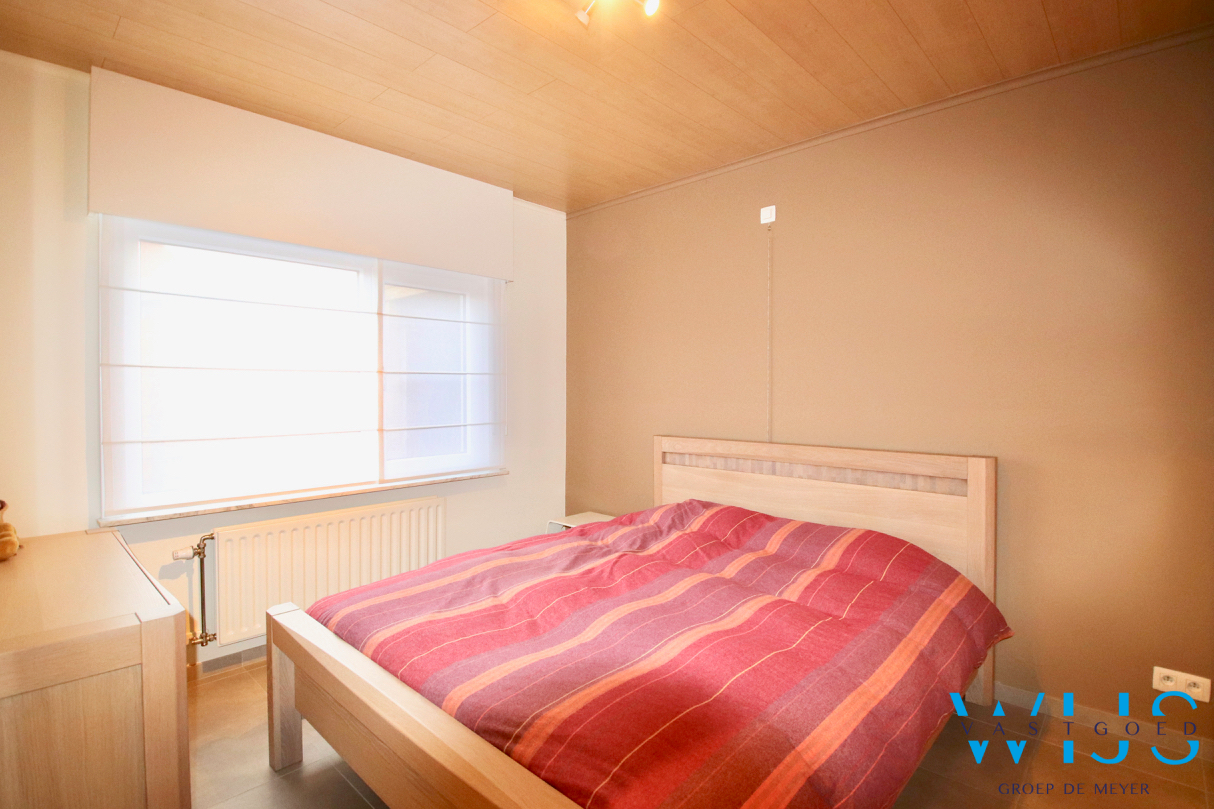 TOTAAL Gerenoveerde bungalow op een TOPlocatie in ERTVELDE ! 