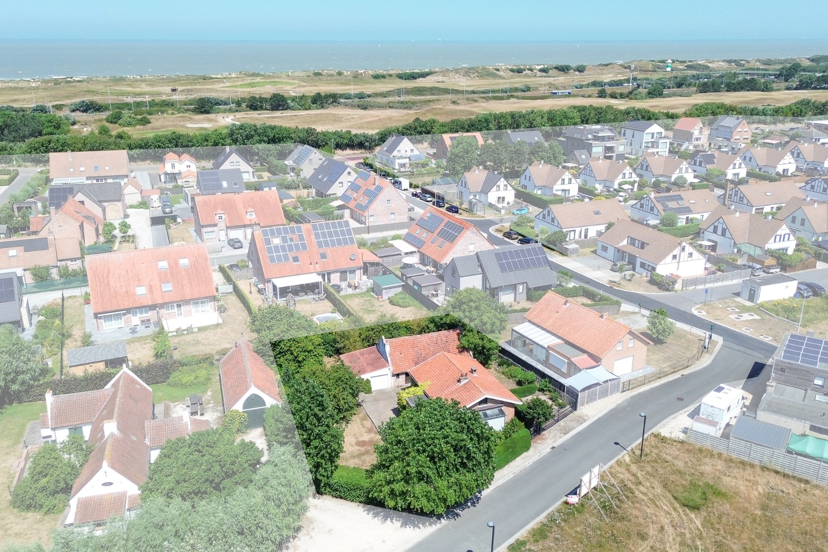 Authentieke en karaktervolle bungalow met veel mogelijkheden in Vosseslag, De Haan 