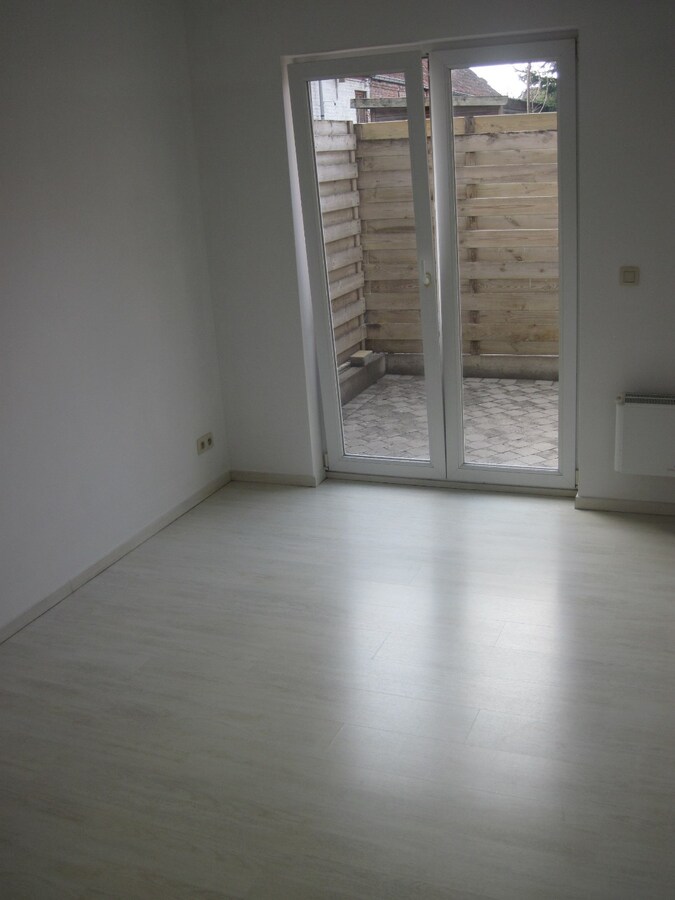 Uitstekend gelegen appartement. Geen vaste kosten ! 