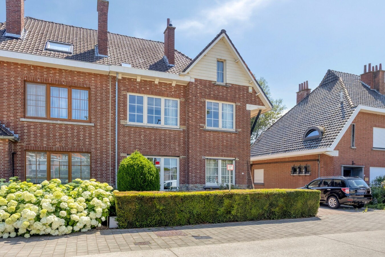 Karaktervolle halfopen villa met prachtige tuin op toplocatie in Tienen 