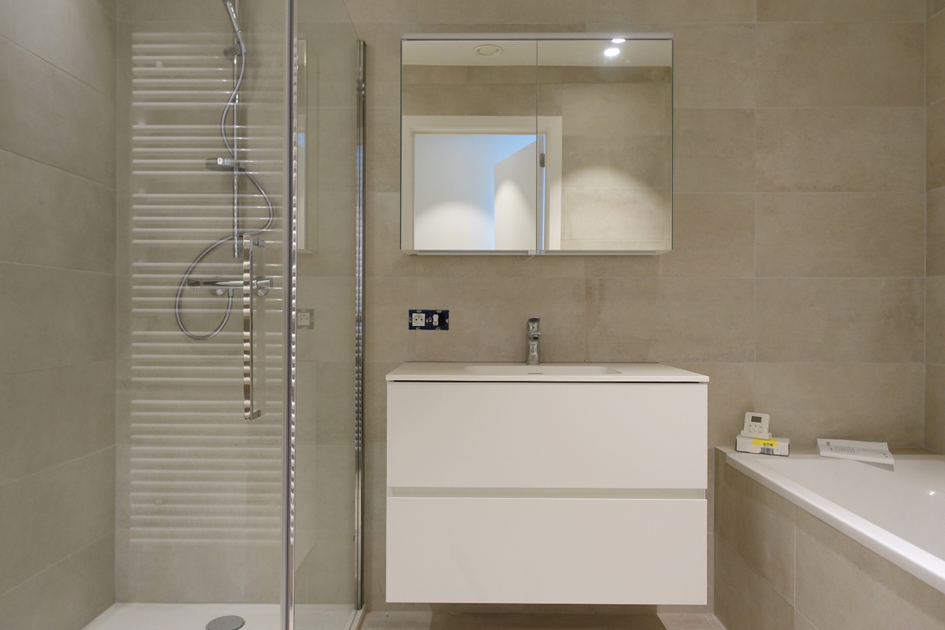 Kwalitatief nieuwbouwappartement met  enorm terras 