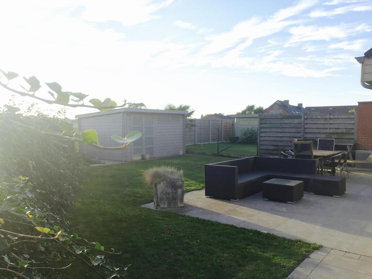 RECENTE HOB MET ZUIDGERICHTE TUIN TE BREDENE 