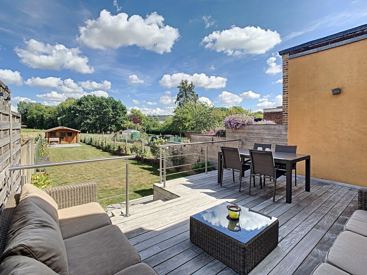 Instapklare burgerwoning met prachtige tuin - 4 slpks 