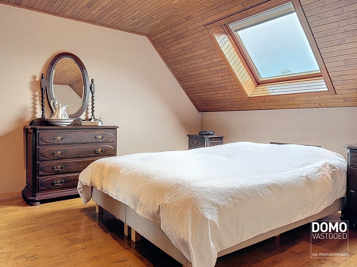 Authentieke open bebouwing met uniek uitzicht en dit in een groene omgeving. 