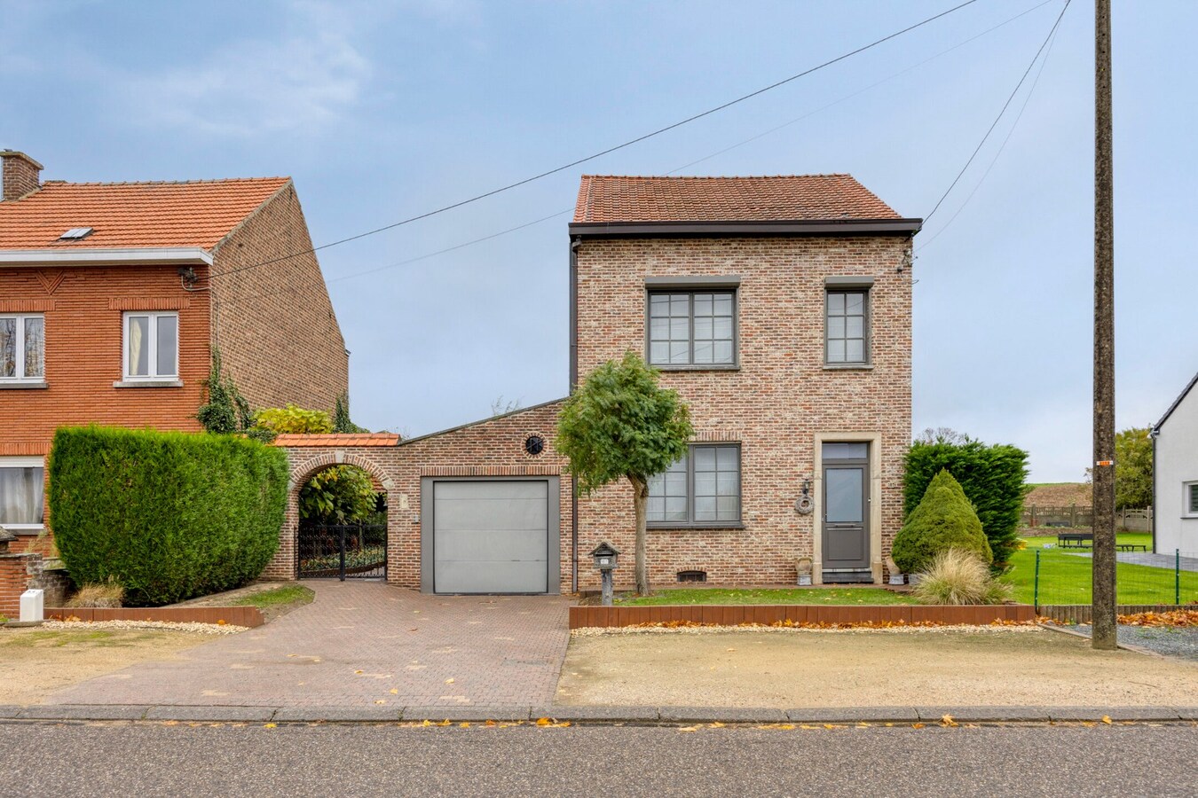 Open bebouwing met 3 slaapkamers in landelijke omgeving 