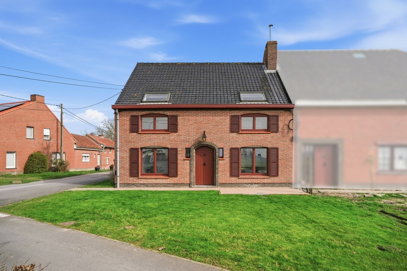 Ruime halfopen woning met 6 slaapkamers in Houthulst! 