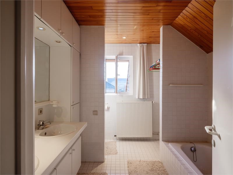 Tijdsloze villa in één van de mooiste villawijken van Roeselare 