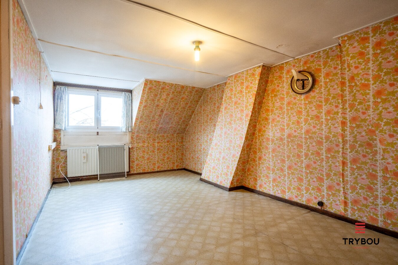 Te koop ; groot perceel, 1126 vierkante meter, met woning te Houthulst 