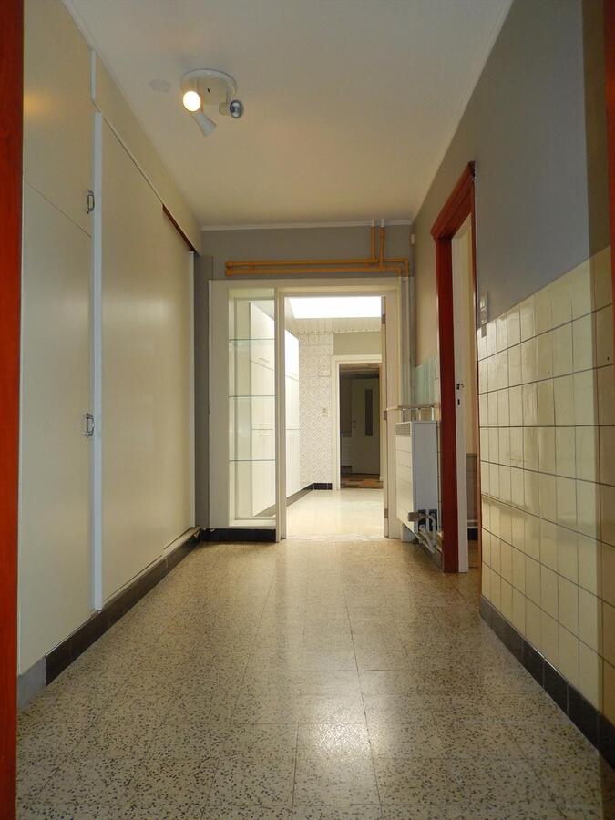 Ruime woning met zuidgerichte tuin 