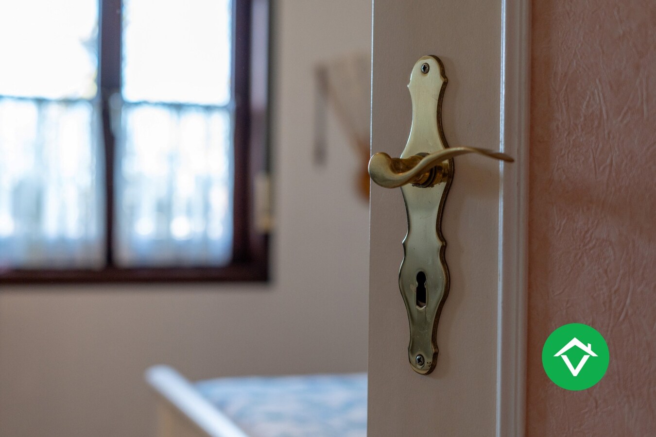 Rustig gelegen alleenstaande woning met 3 slaapkamers en garage te Nieuwpoort 