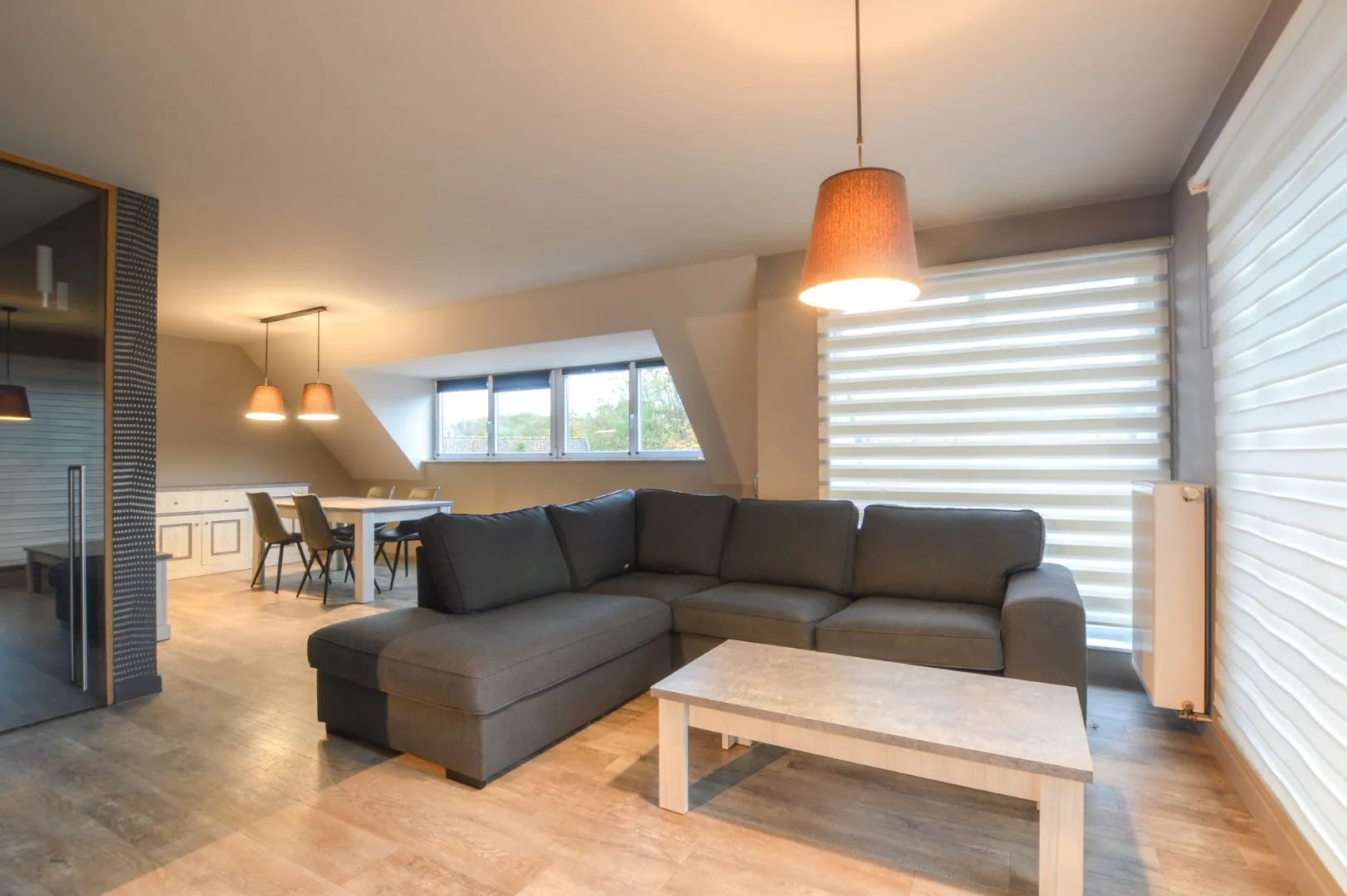 Zeer ruim, kwalitatief appartement in centrum Eernegem