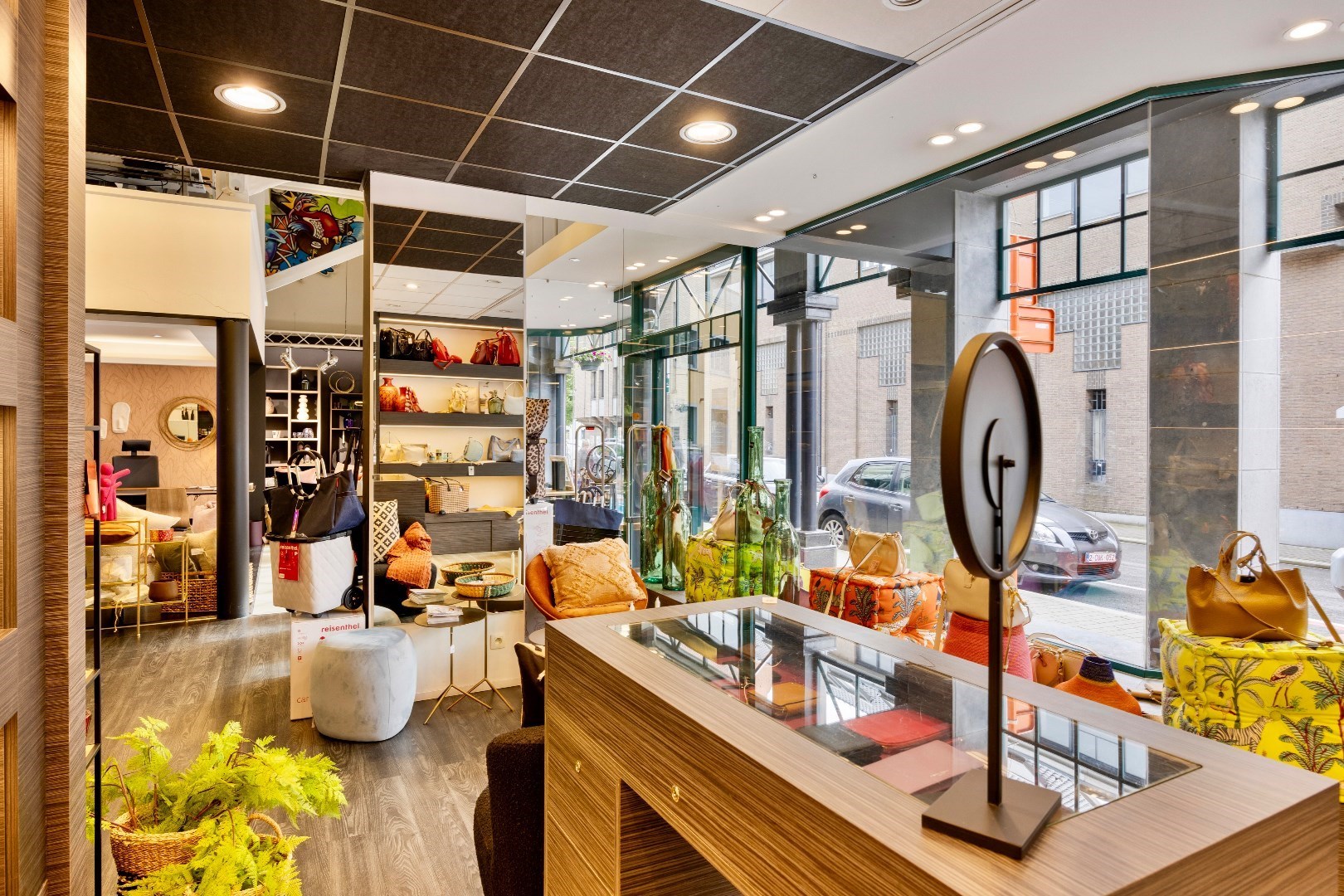 Handelspand centrum Halle met parking 