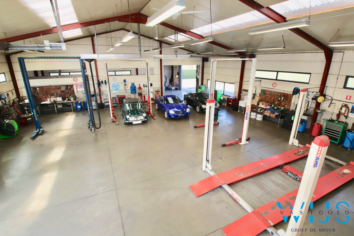 Multifunctionele bedrijfsruimte/ garage met bijhorende woning 