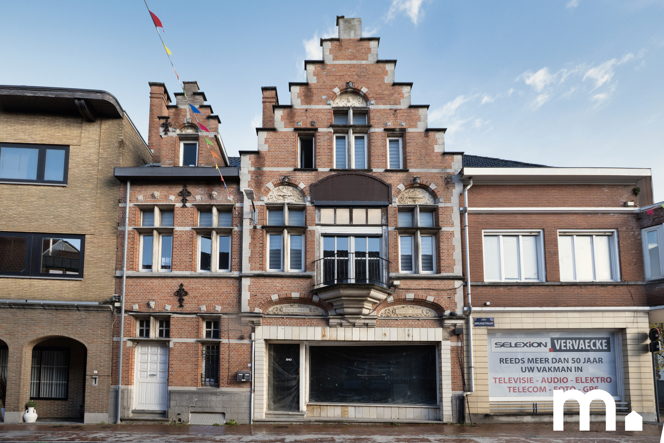 Handelspand met woonst op toplocatie te koop te Izegem 