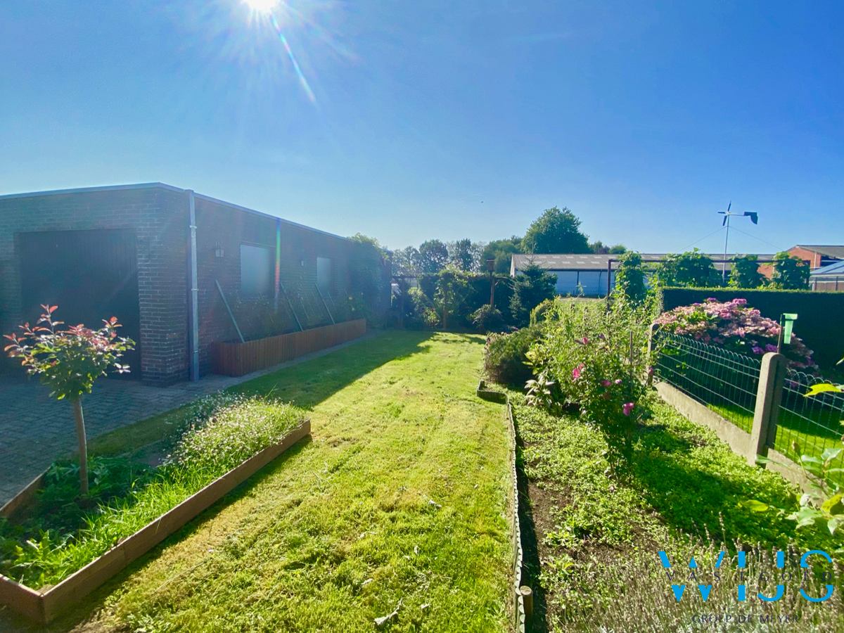 Ruime gezinswoning met 4 slaapkamers te Bassevelde ! 