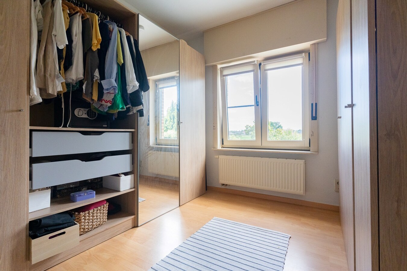 Maison entièrement rénovée, garage, parking, jardin. 