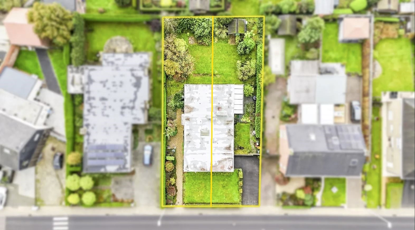 Ruime halfopen bebouwingen op 400 m² met Zuid georiënteerde tuin op topligging te Torhout 