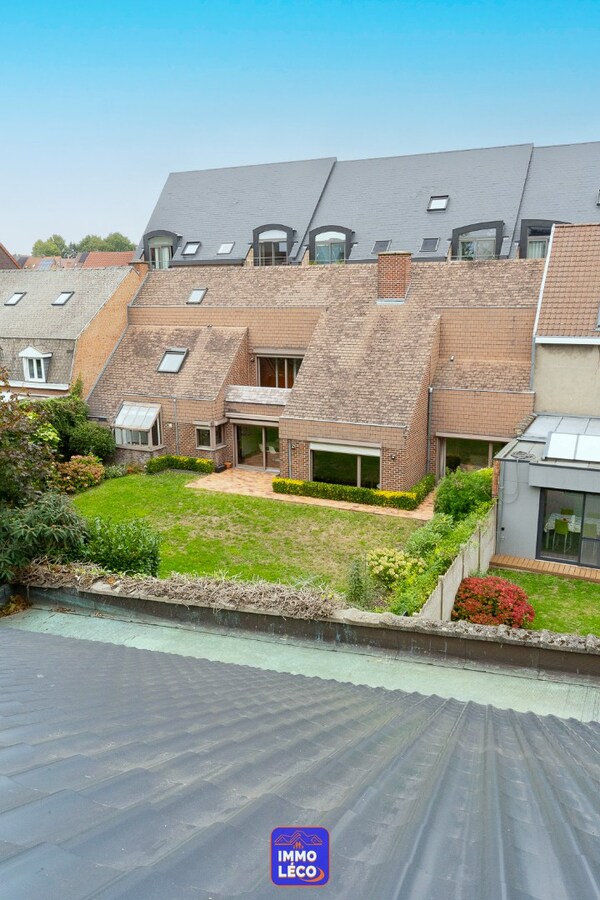 Maison d'architecte avec profession libérale, double garage, jardin, CENTRE-VILLE ! 